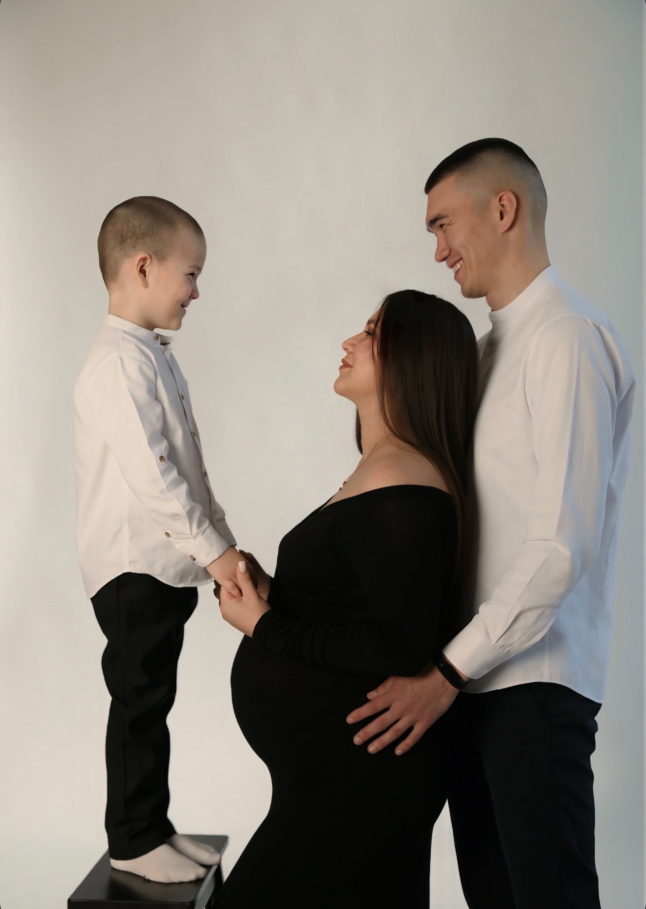 Семейная фотосессия в студии