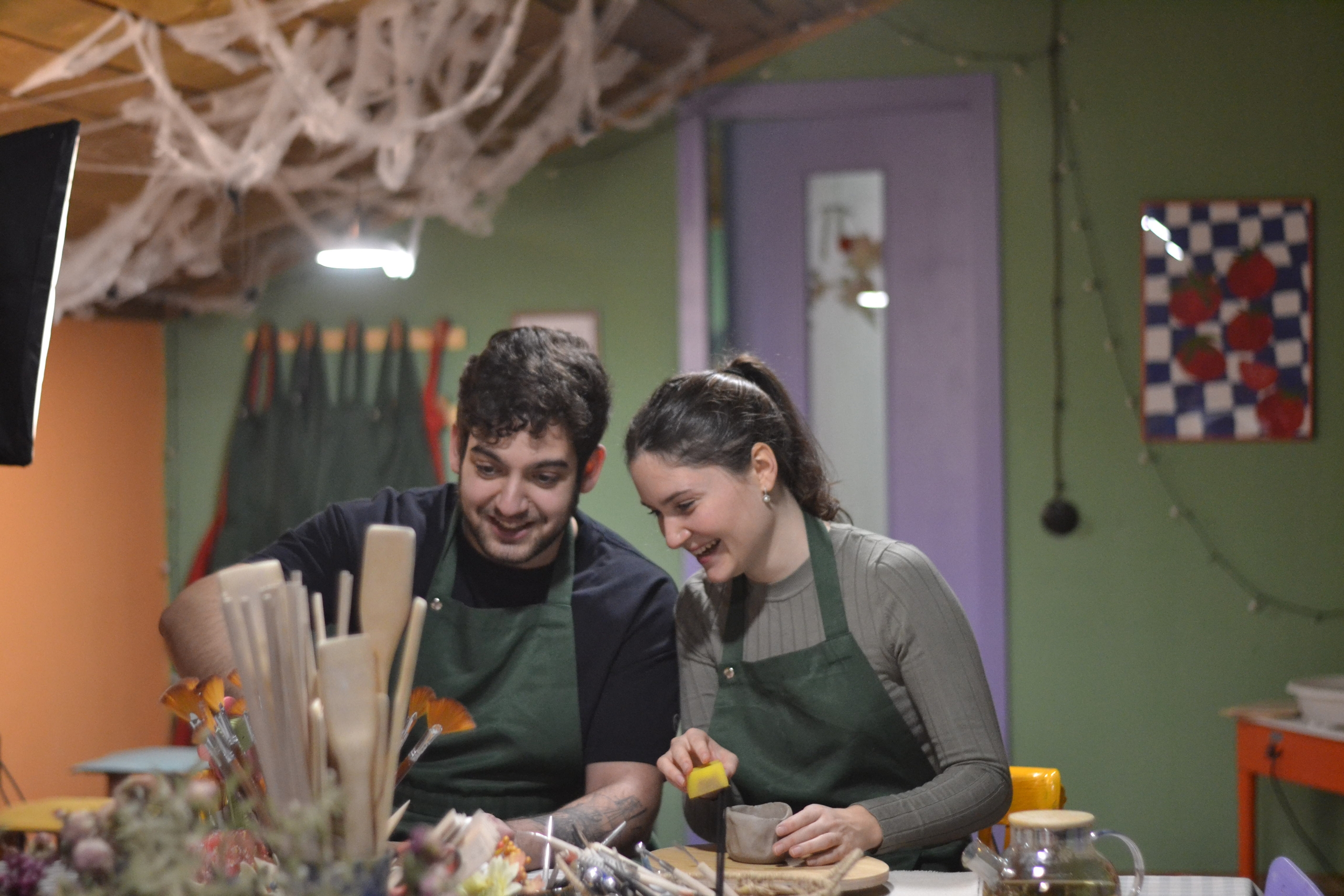 Романтическое свидание в гончарной мастерской