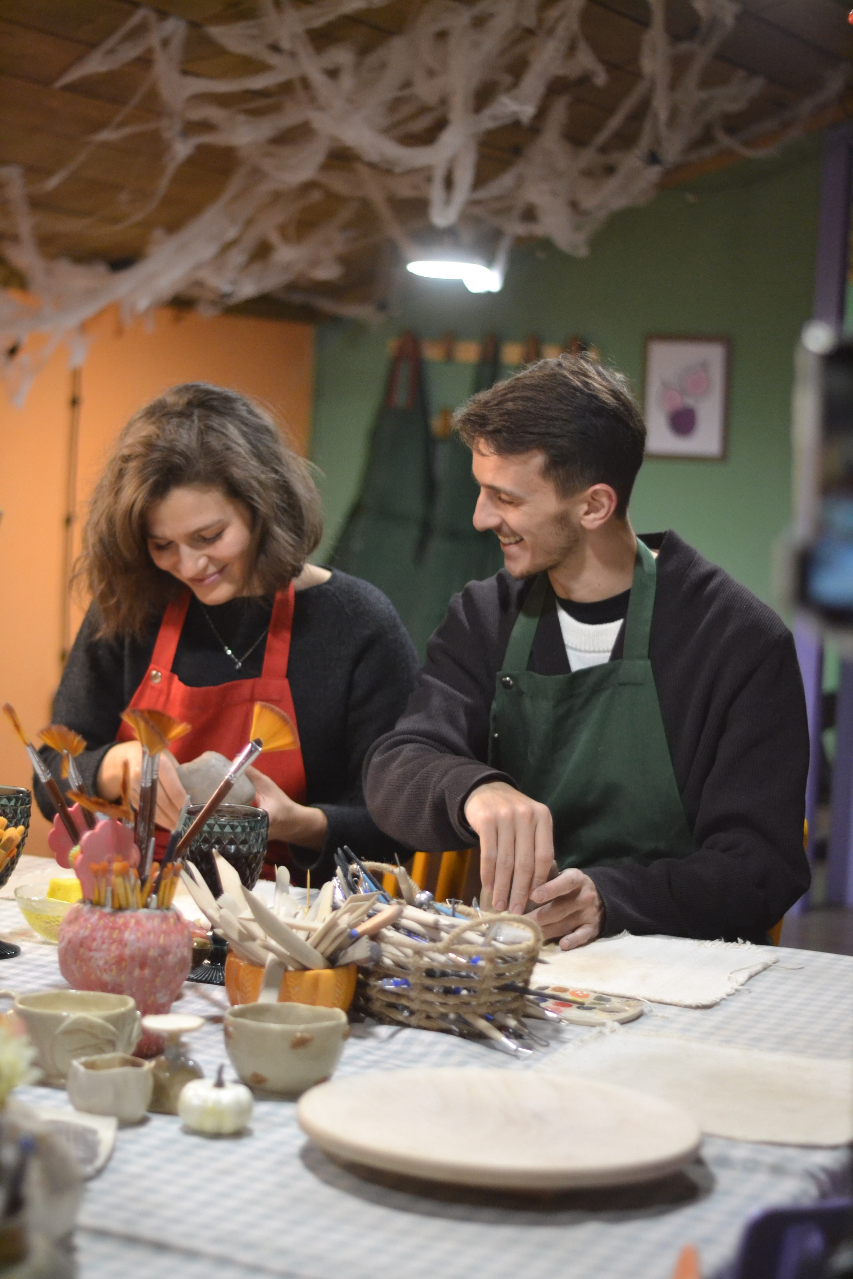 Романтическое свидание в гончарной мастерской