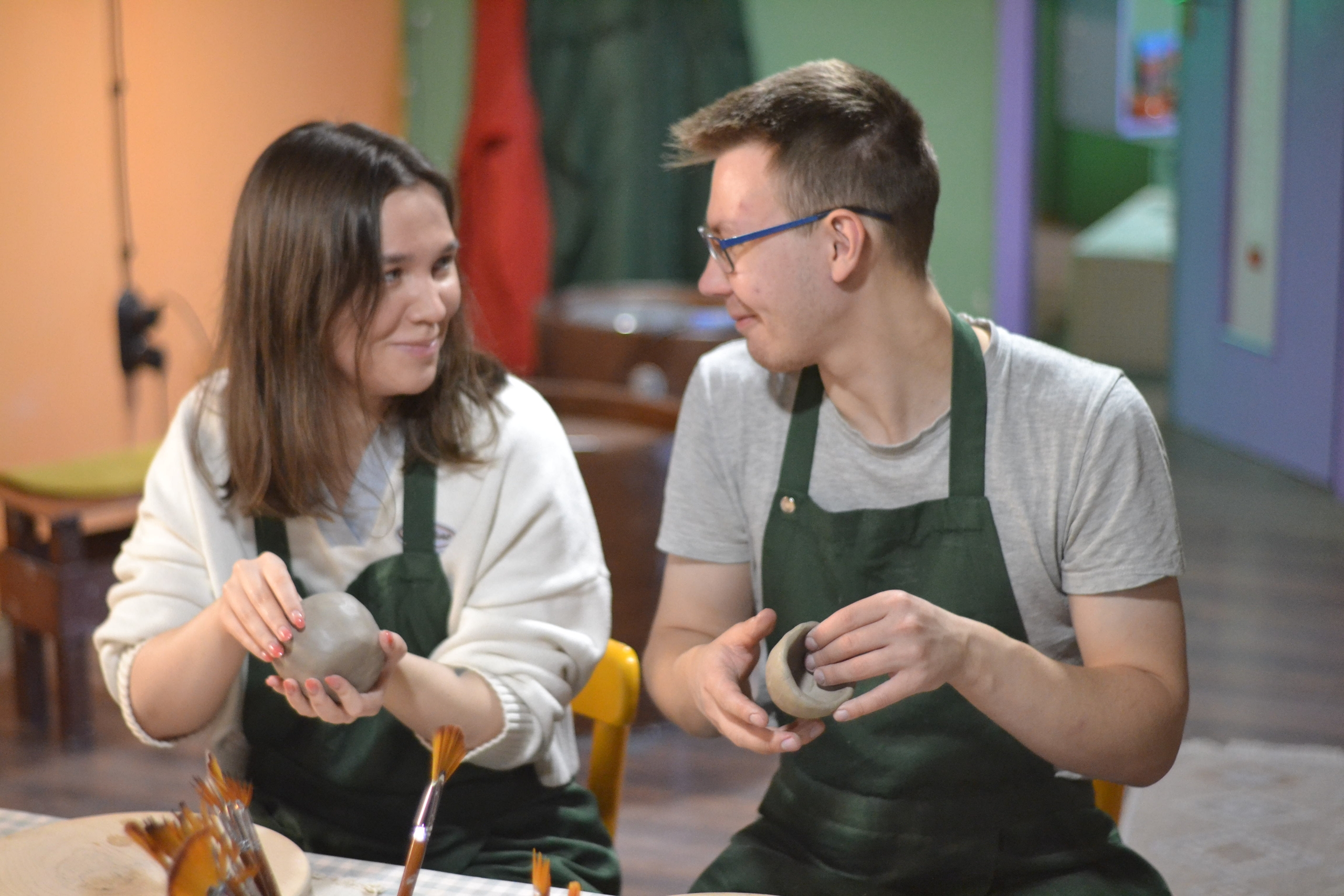 Романтическое свидание в гончарной мастерской