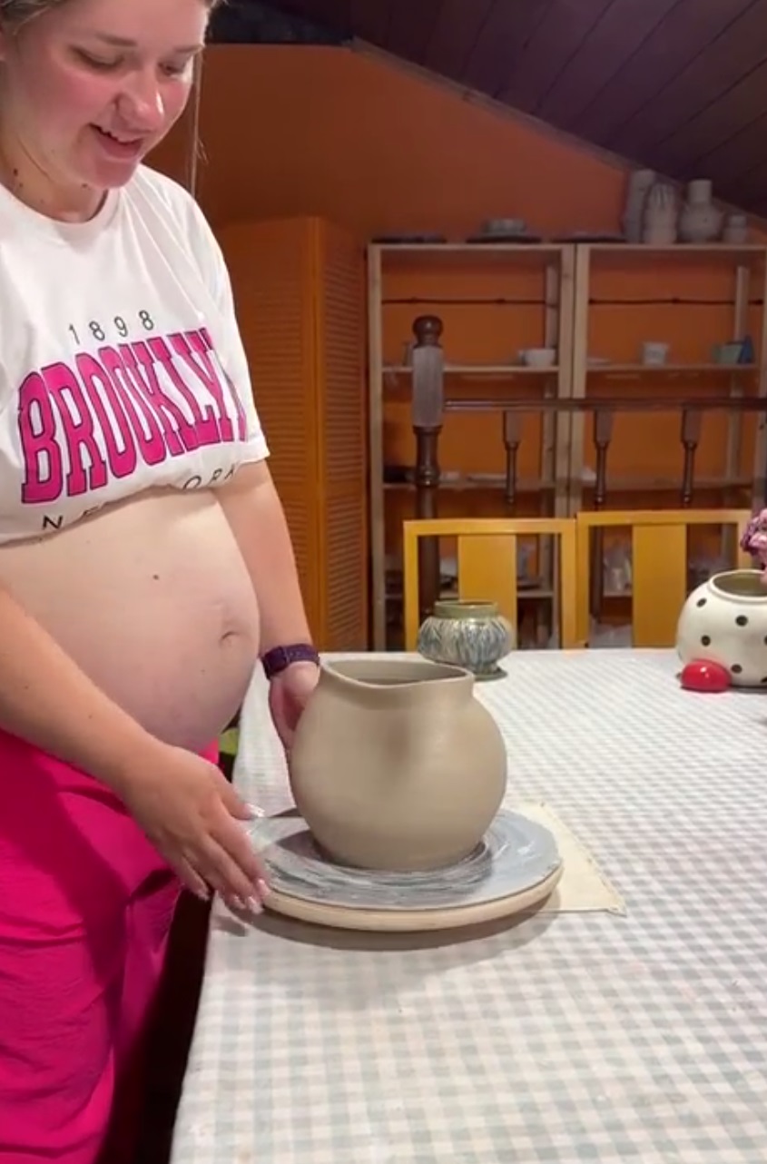 Гендер-пати для двоих в гончарной мастерской