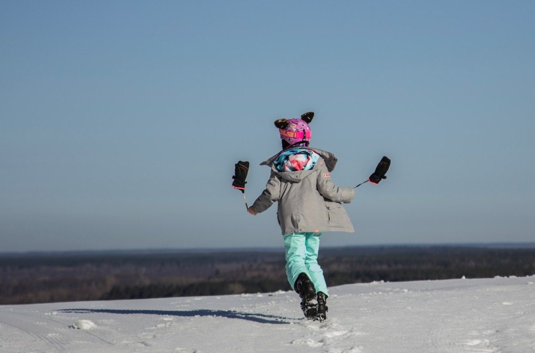 Детское занятие по катанию на сноуборде