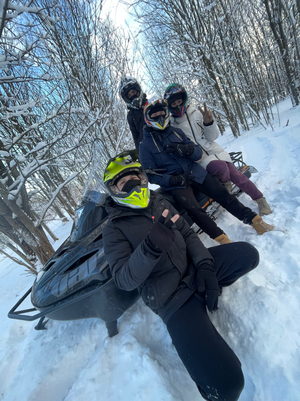 Драйвовое катание на снегоходе