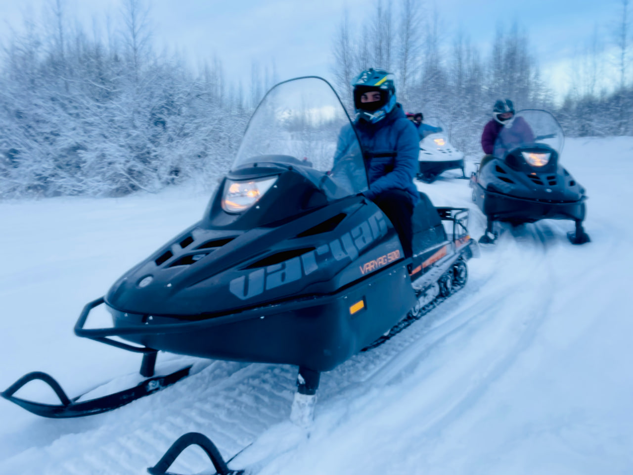 Драйвовое катание на снегоходе