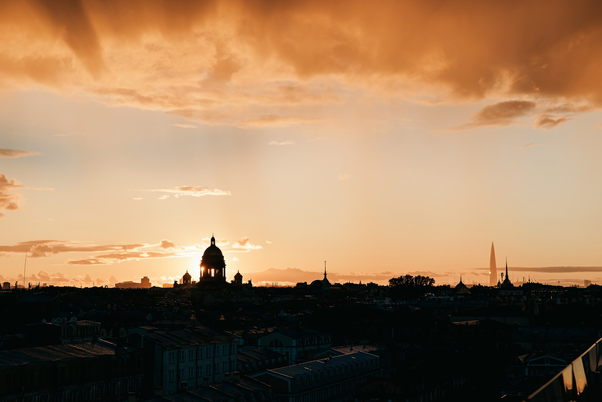 Праздник для компании на крыше в куполе
