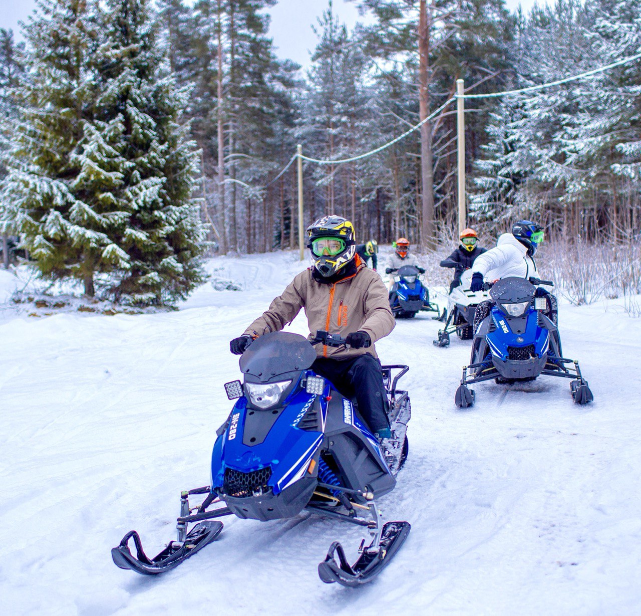 Прогулка на снегоходах
