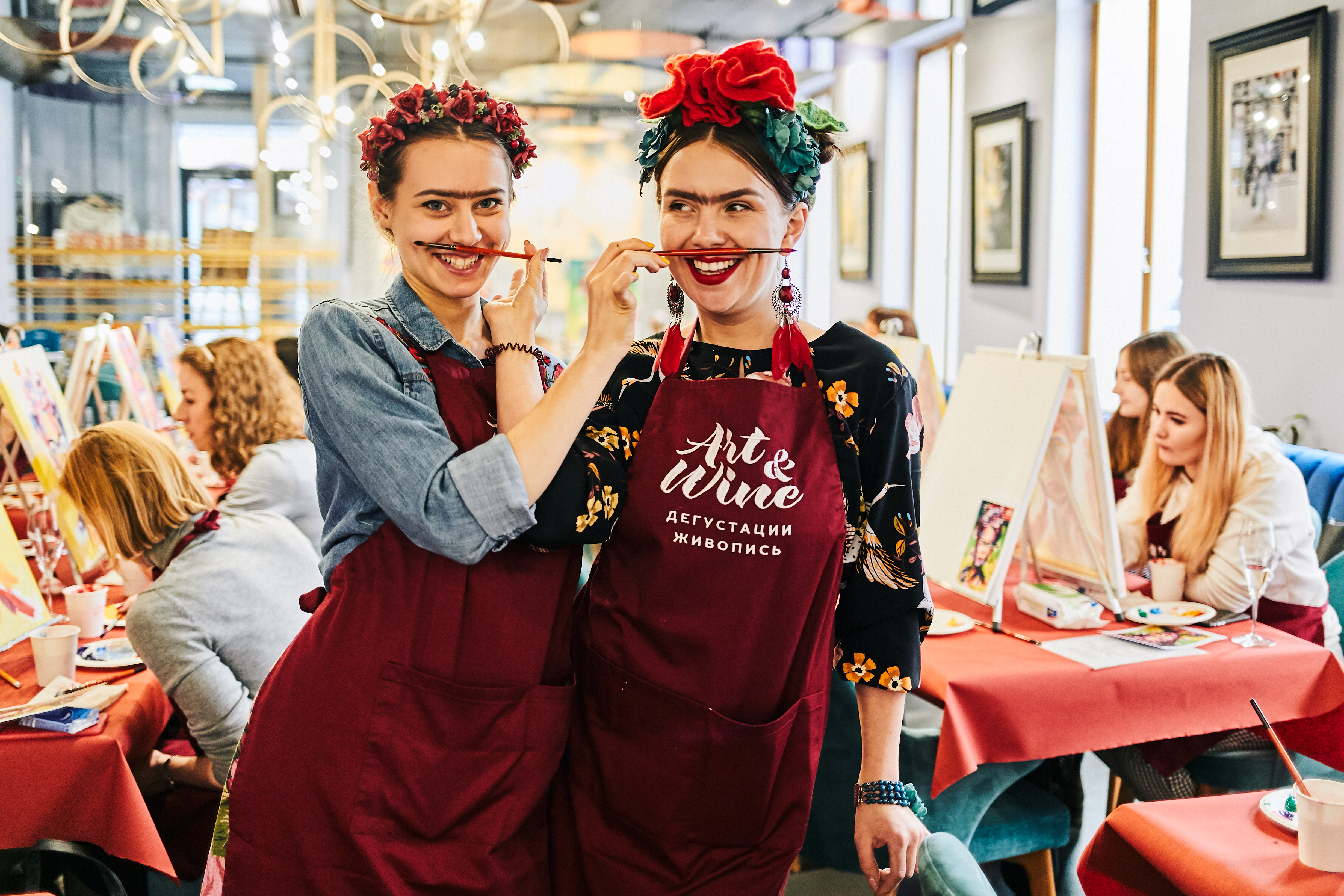 Арт-вечеринка: картина за бокалом вина