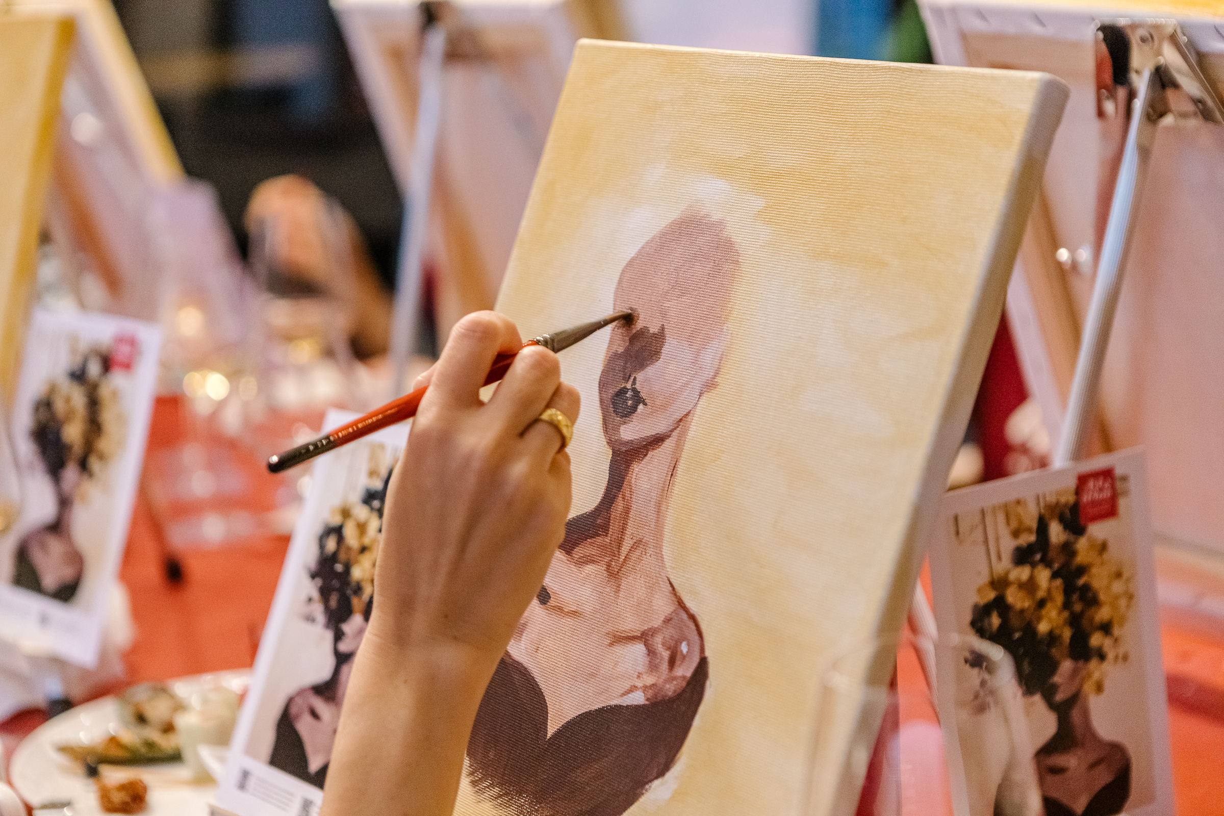 Арт-вечеринка: картина за бокалом вина