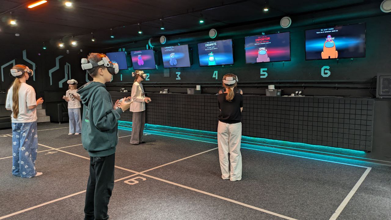 Игра в шлеме виртуальной реальности