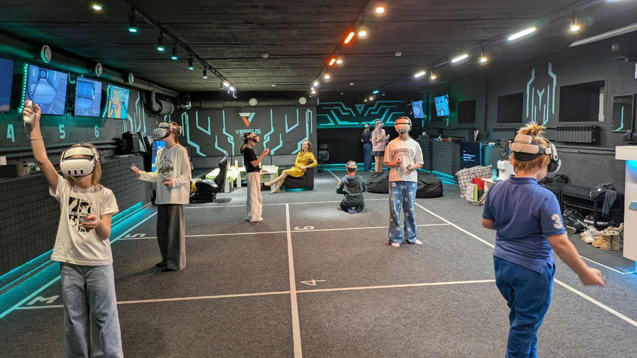 Игра в шлеме виртуальной реальности