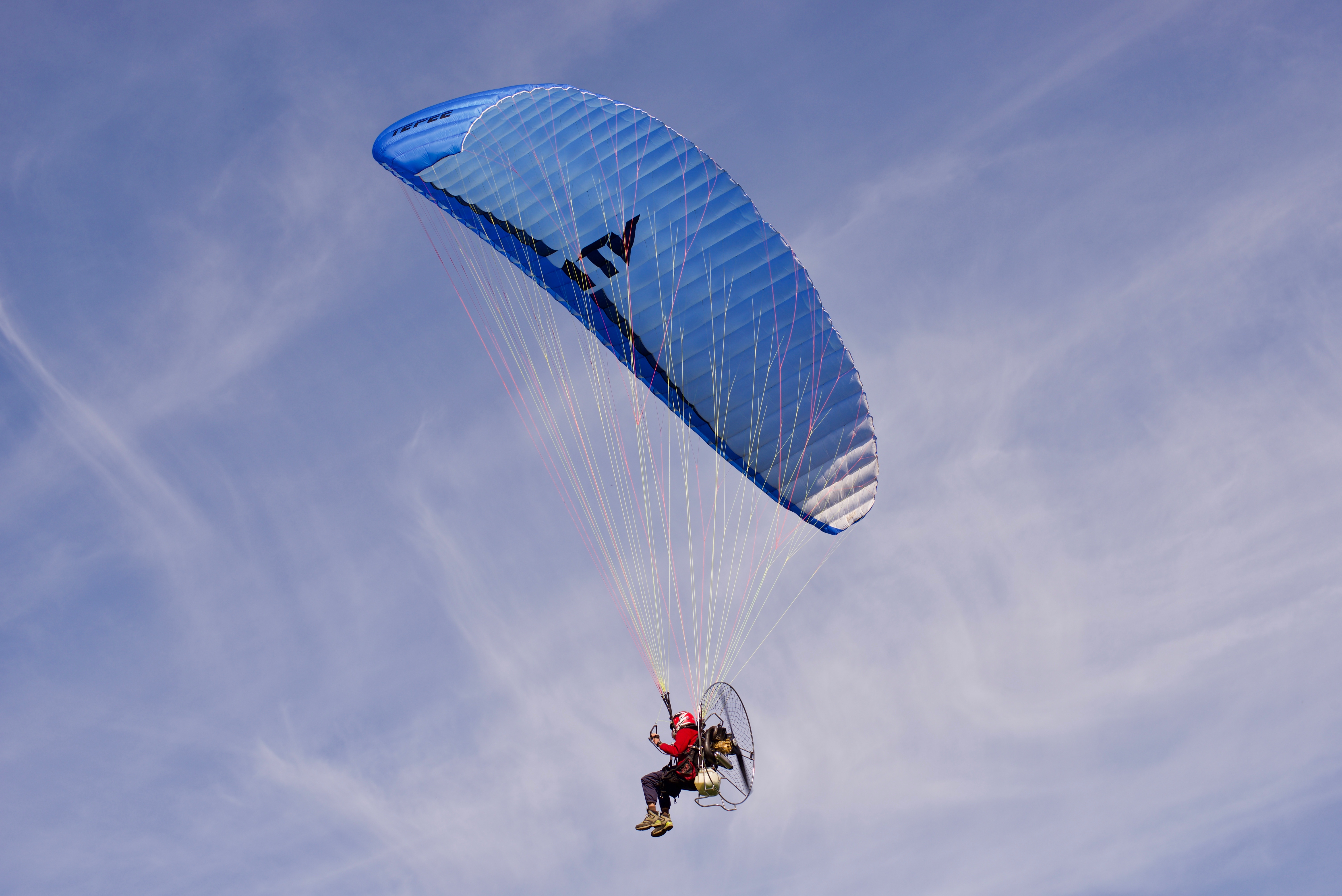 Полёт с мотором на паратрайке