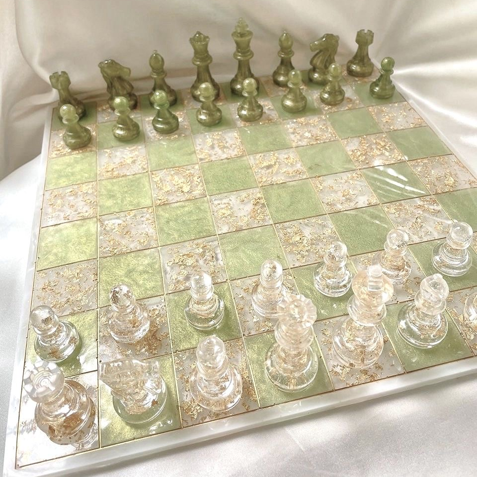Мастер-класс "Шахматы из эпоксидной смолы"