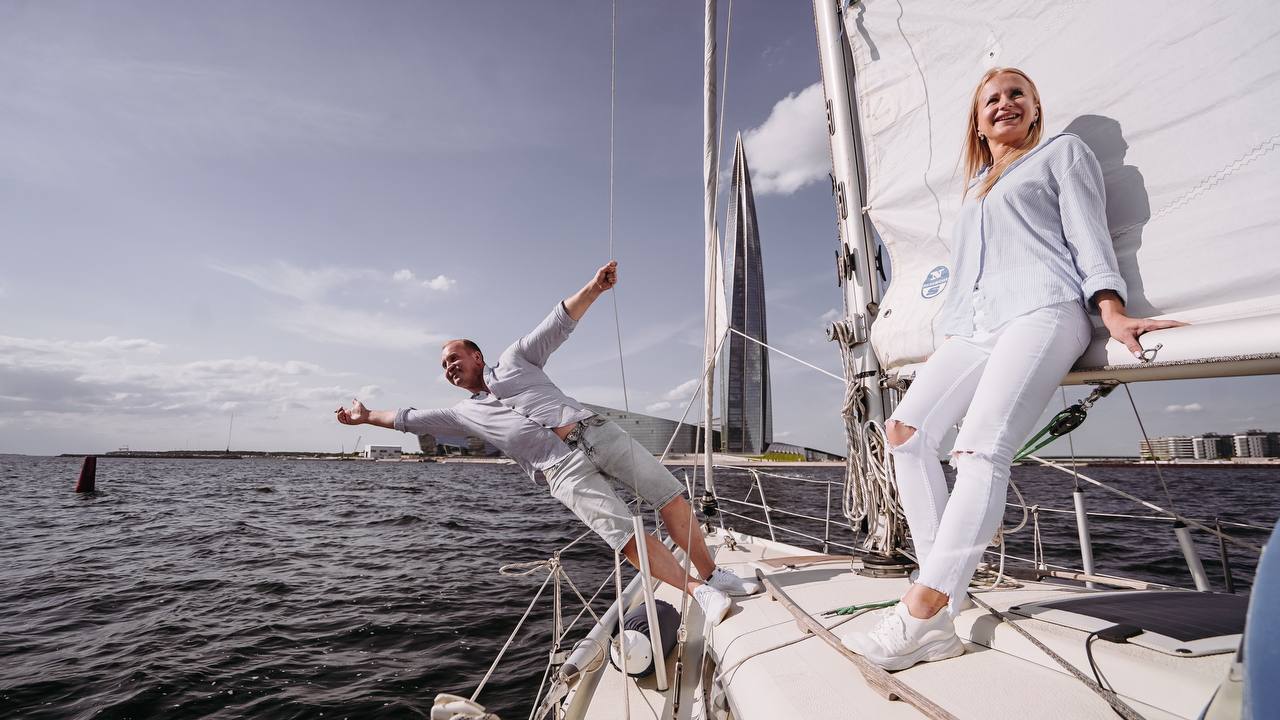 Прогулка под парусом с обучением яхтингу