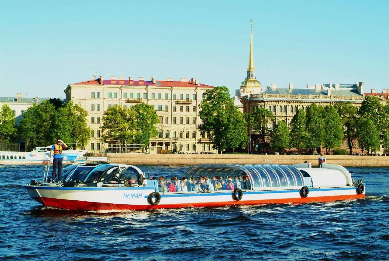 Экскурсия по рекам и каналам Санкт-Петербурга