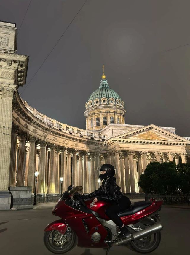 Прогулка на спортивном мотоцикле по Санкт-Петербургу